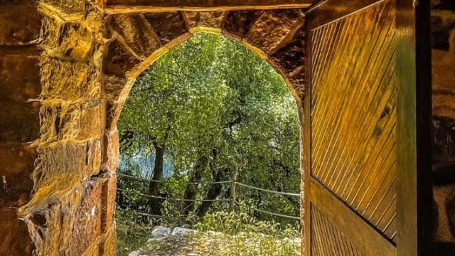 The Valley of Houlat Hadshyt – The Church of Mart Shemouny (4)
